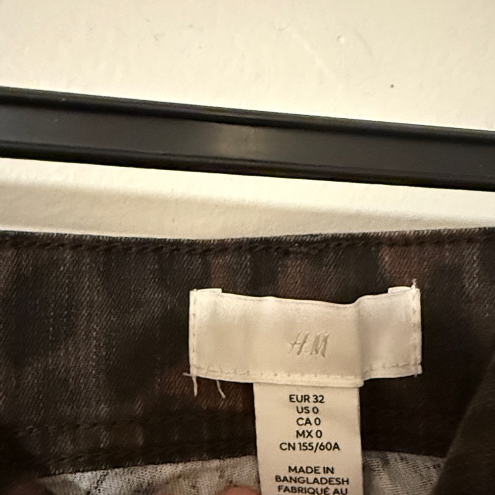 H&M Leopard Patterned Trousers - Picture 2 of 3